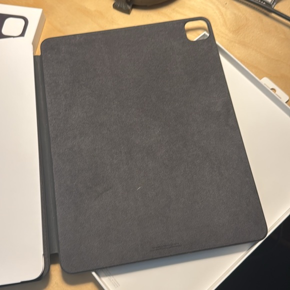 iPad smart folio for iPad Pro 12.9-inch (5th Generation) - Picture 6 of 9